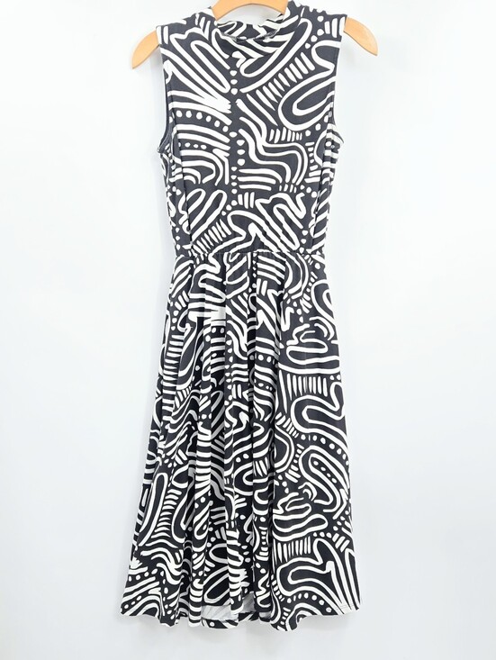 Nooworks Dresses & Skirts - Nooworks Dress Black  White Sleeveless Ripple Print Midi Pockets